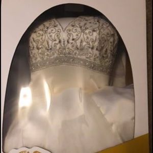 Lazaro wedding dress